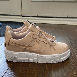 NEW Nike Women’s Air Force 1 Pixel